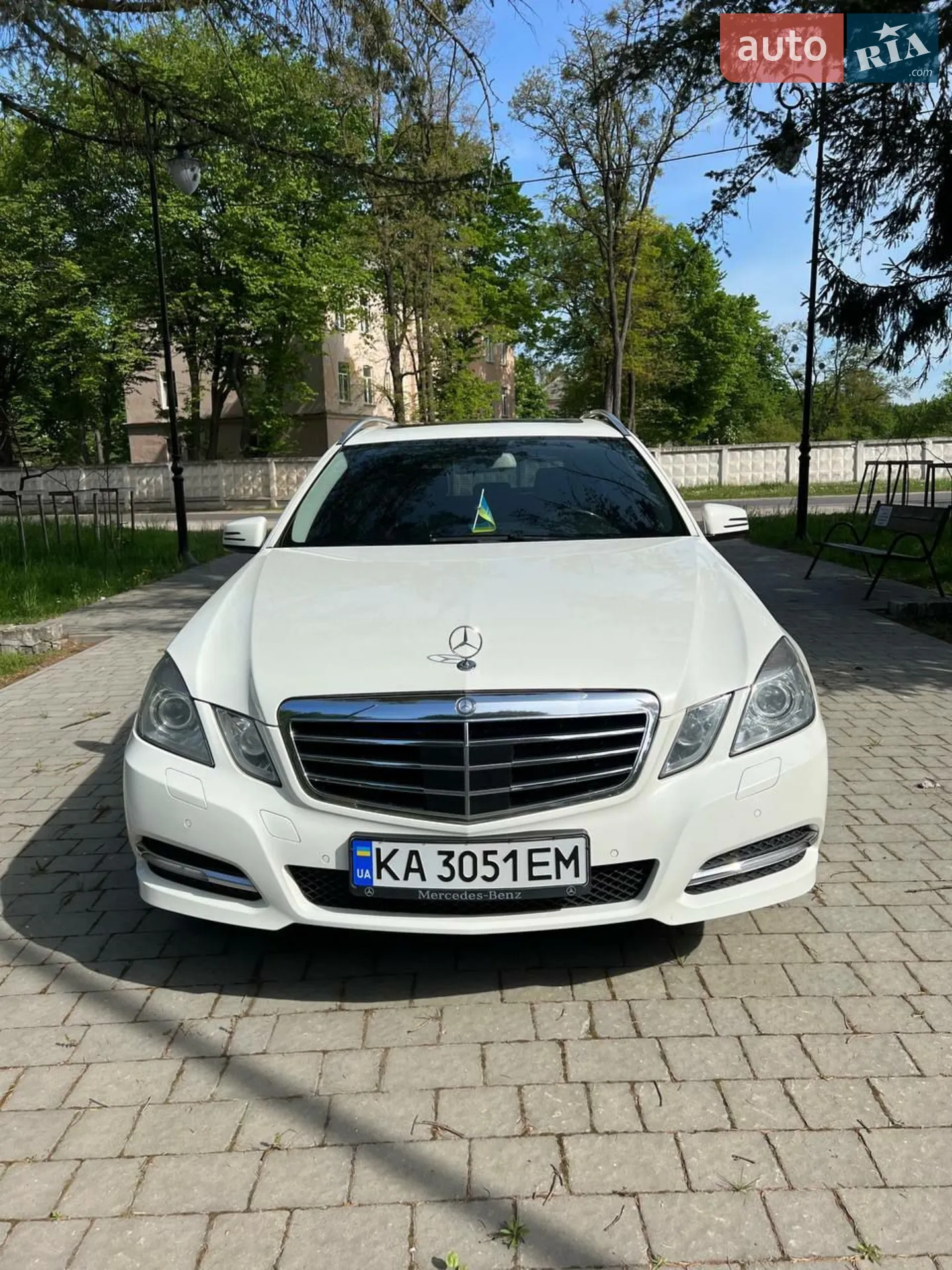 2011 Mercedes-Benz E-klasse - фото 1