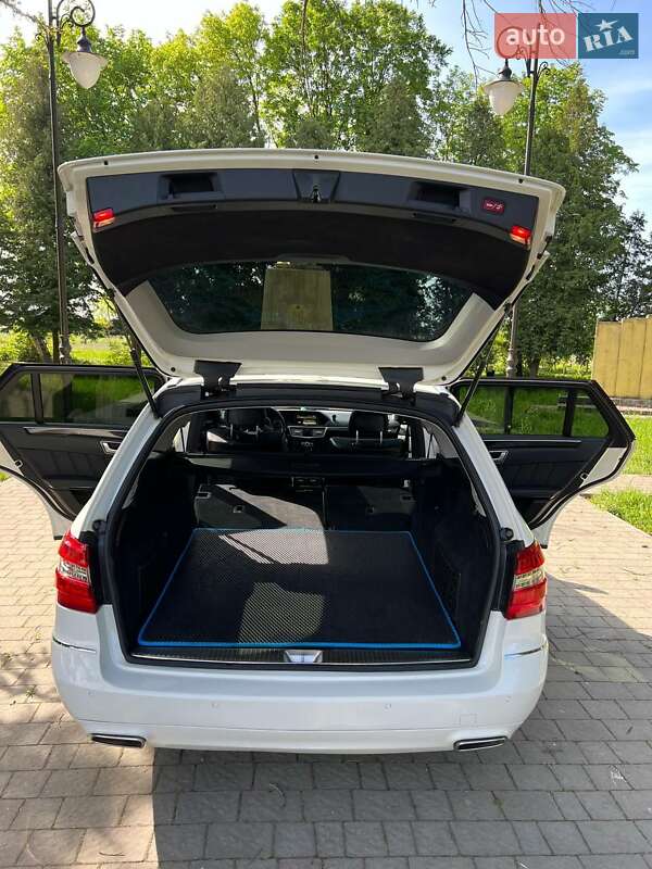 Універсал Mercedes-Benz E-Class 2011 в Бродах