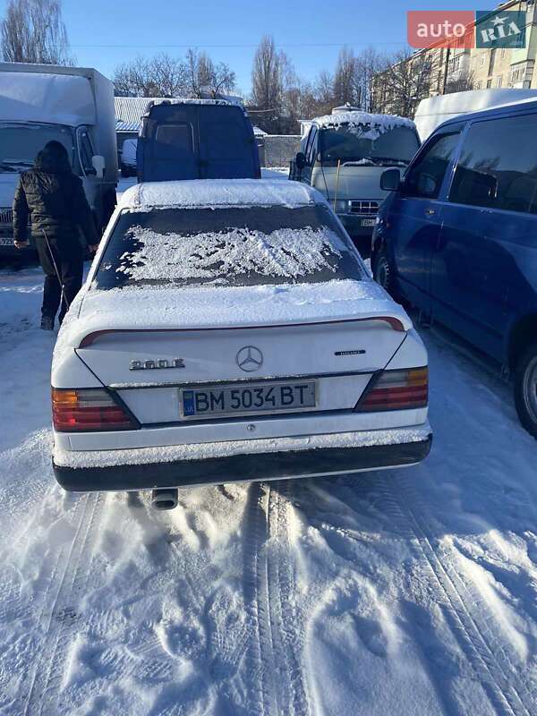 Седан Mercedes-Benz E-Class 1987 в Шостке