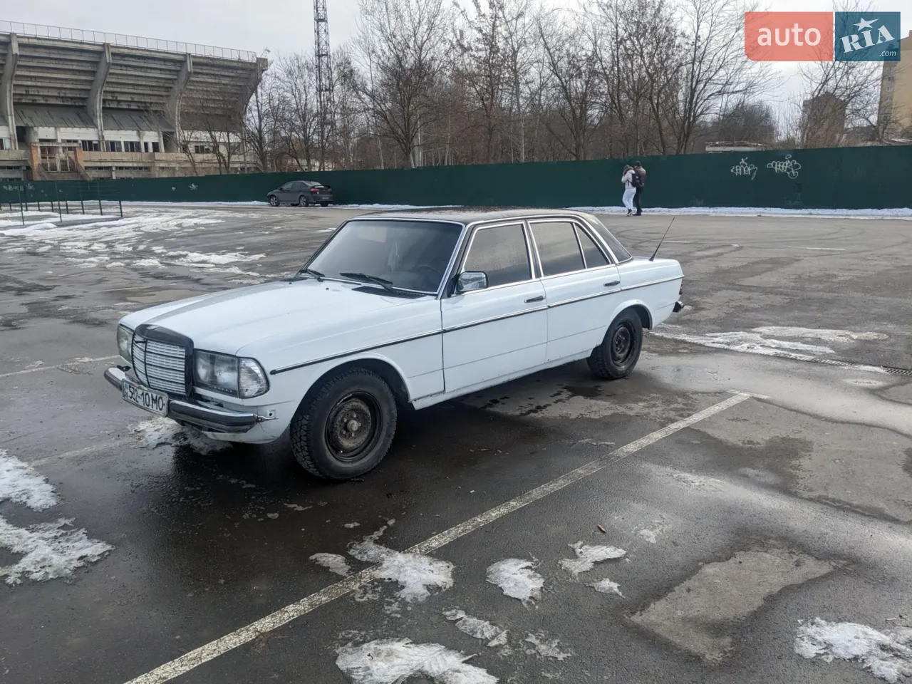 Автомобіль в хорошому стані є декілька нюансів по кузову в 2021 був повністю перефарбований і повалений і пройшов повне то
.Двигун в 2020 пройшов капіталку.

Стоїть  непогана музика Ресталінгові фари Біксенон
 Шипована зима на шліцах(14)
Стан сів поїхав 