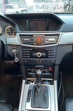 Седан Mercedes-Benz E-Class 2011 в Киеве