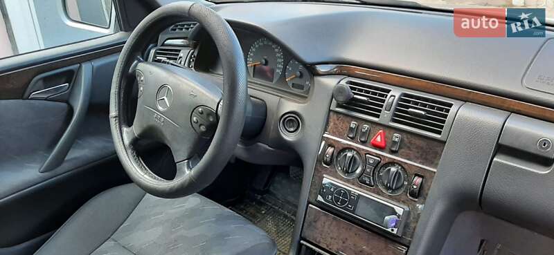 Mercedes-Benz E-Class 2002 Mercedes-Benz E-Class 2002