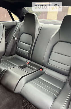 Купе Mercedes-Benz E-Class 2010 в 