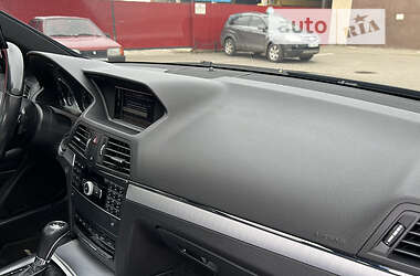 Купе Mercedes-Benz E-Class 2010 в 