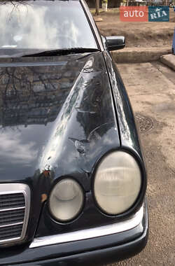 Седан Mercedes-Benz E-Class 1997 в 