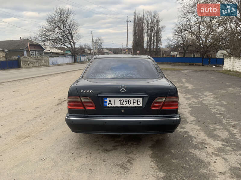 Седан Mercedes-Benz E-Class 1999 в Черновцах