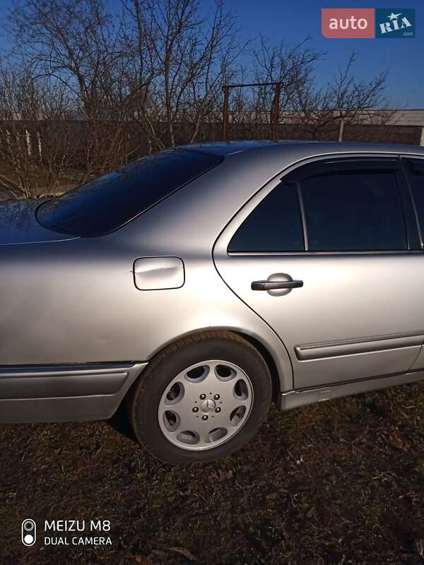 Седан Mercedes-Benz E-Class 1998 в Белгороде-Днестровском