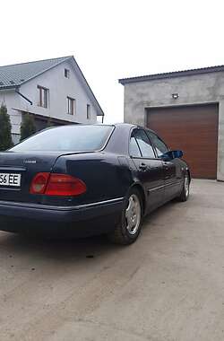 Седан Mercedes-Benz E-Class 1997 в Черновцах