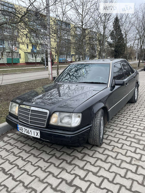 Седан Mercedes-Benz E-Class 1990 в Ладижині