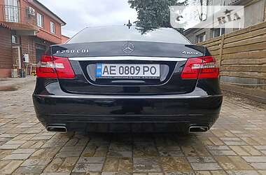 Седан Mercedes-Benz E-Class 2011 в 