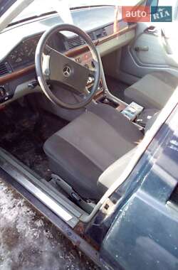 Седан Mercedes-Benz E-Class 1988 в 
