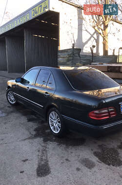 Седан Mercedes-Benz E-Class 1997 в 
