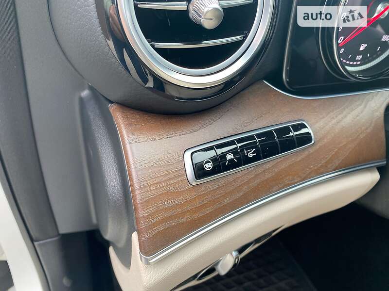 Універсал Mercedes-Benz E-Class 2016 в Києві