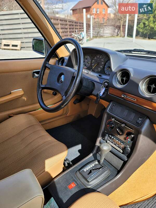 Седан Mercedes-Benz E-Class 1984 в Києві
