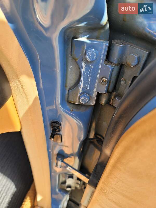 Седан Mercedes-Benz E-Class 1984 в Києві