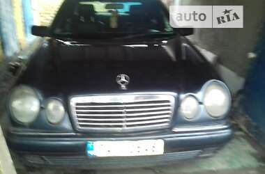 Седан Mercedes-Benz E-Class 1997 в Кропивницькому