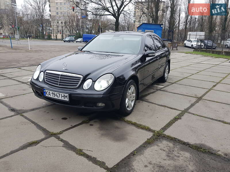 Седан Mercedes-Benz E-Class 2005 в Киеве