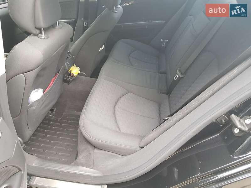Седан Mercedes-Benz E-Class 2005 в Киеве