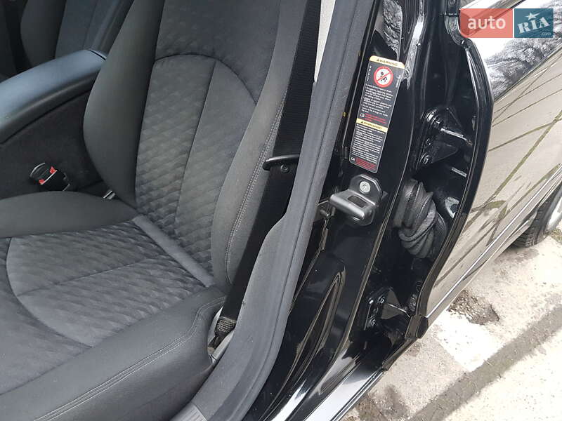 Седан Mercedes-Benz E-Class 2005 в Киеве