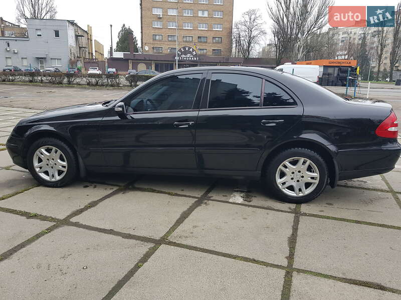 Седан Mercedes-Benz E-Class 2005 в Киеве