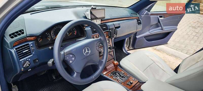 Седан Mercedes-Benz E-Class 1998 в Измаиле