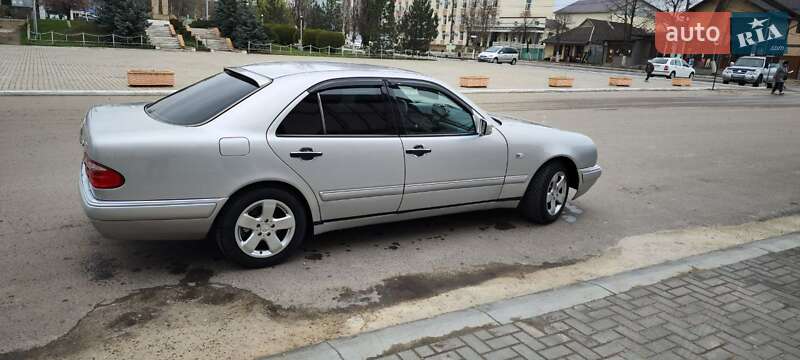 Седан Mercedes-Benz E-Class 1998 в Измаиле