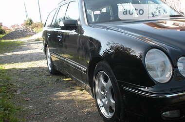 Универсал Mercedes-Benz E-Class 2001 в Львове