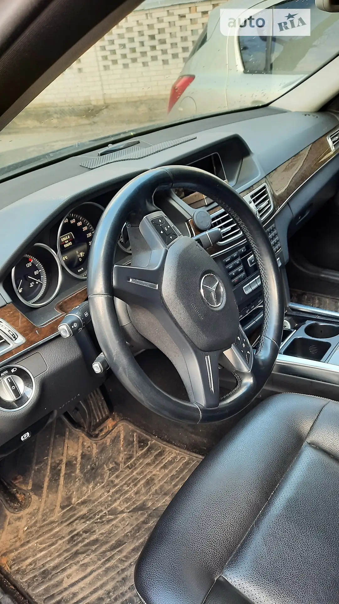 2013 Mercedes-Benz E-klasse - мініатюра 21