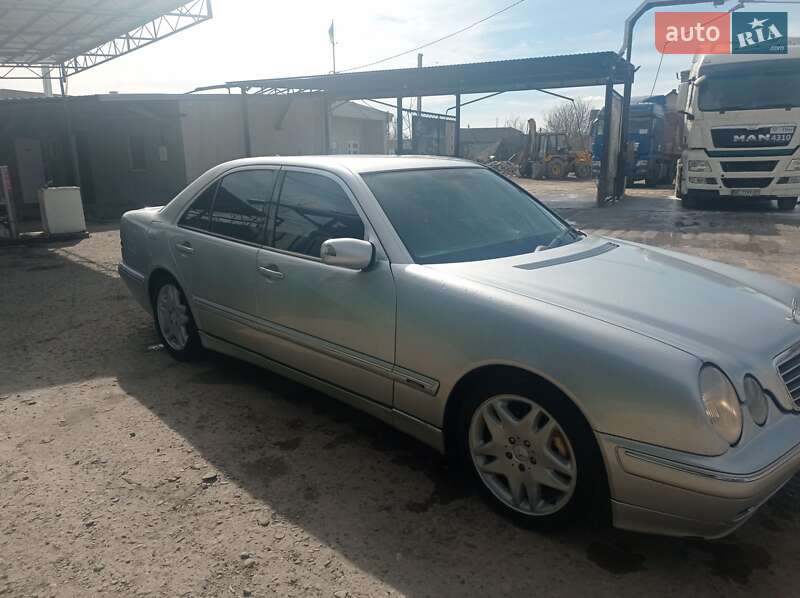 Седан Mercedes-Benz E-Class 1999 в Чорткове