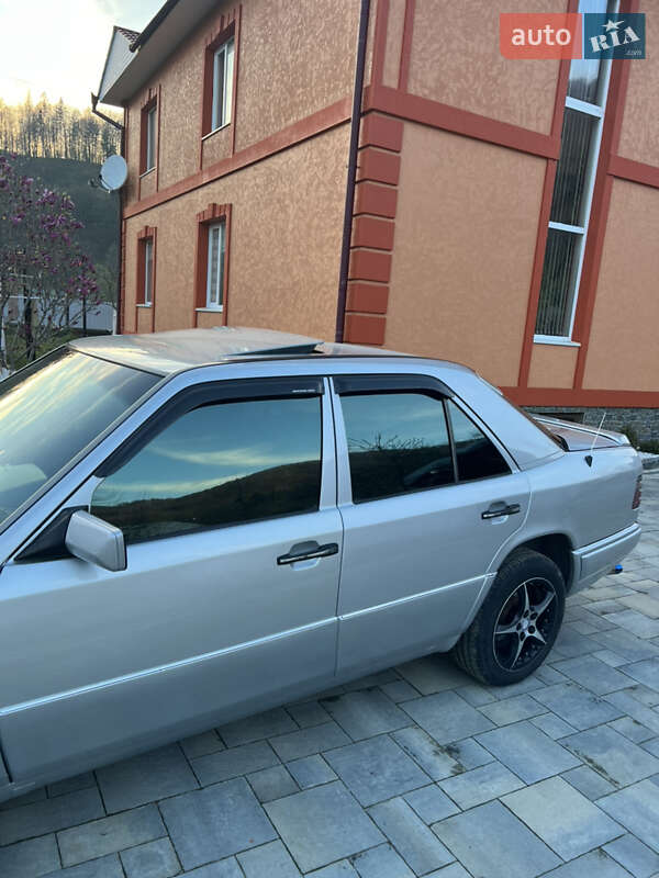 Седан Mercedes-Benz E-Class 1994 в Вижниці