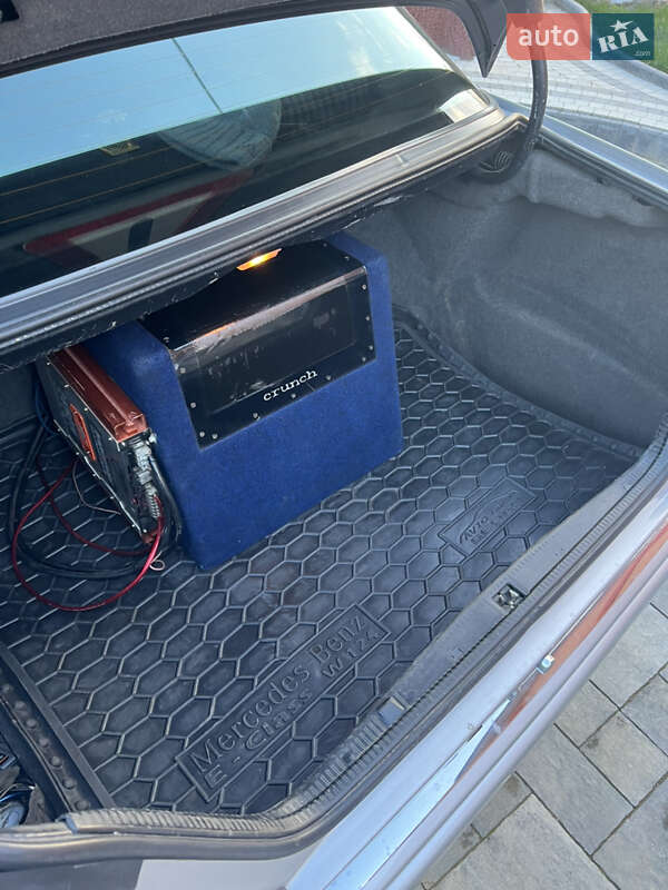 Седан Mercedes-Benz E-Class 1994 в Вижниці