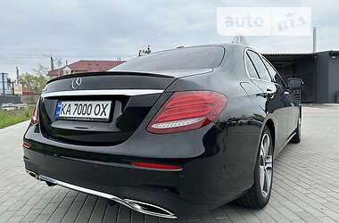 Седан Mercedes-Benz E-Class 2017 в 
