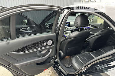 Седан Mercedes-Benz E-Class 2017 в 