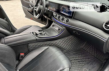 Седан Mercedes-Benz E-Class 2017 в 