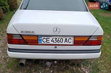 Седан Mercedes-Benz E-Class 1989 в Черновцах