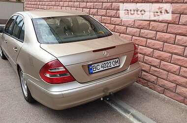 Седан Mercedes-Benz E-Class 2002 в Львове