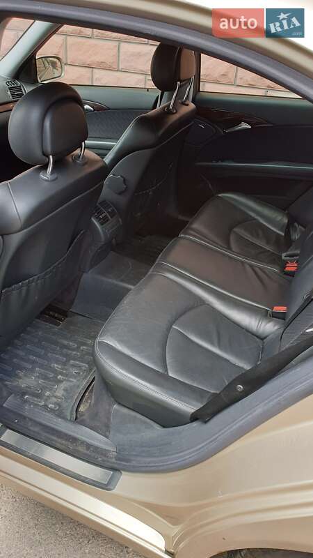 Седан Mercedes-Benz E-Class 2002 в Львові