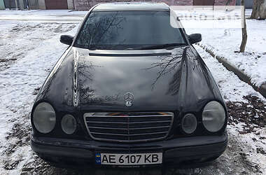 Седан Mercedes-Benz E-Class 2001 в Вольногорске