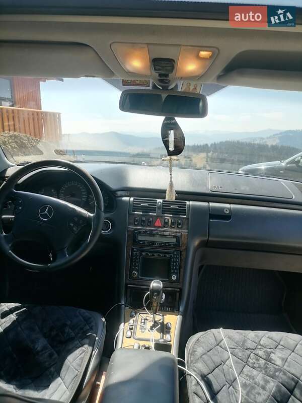 Седан Mercedes-Benz E-Class 2000 в Черновцах