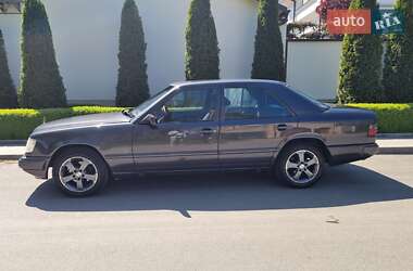 Седан Mercedes-Benz E-Class 1989 в 