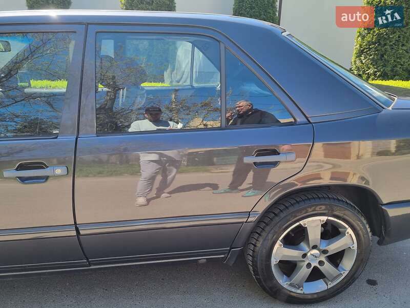Седан Mercedes-Benz E-Class 1989 в Одессе фото 63 Седан Mercedes-Benz E-Class 1989 в Одессе