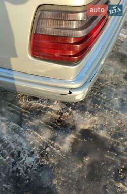 Седан Mercedes-Benz E-Class 1995 в 
