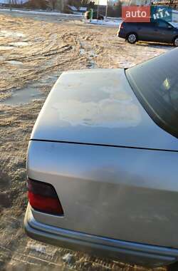 Седан Mercedes-Benz E-Class 1995 в 