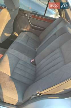 Седан Mercedes-Benz E-Class 1995 в 