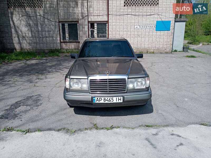 Седан Mercedes-Benz E-Class 1986 в Запоріжжі фото 2 Седан Mercedes-Benz E-Class 1986 в Запоріжжі