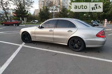 Седан Mercedes-Benz E-Class 2002 в 
