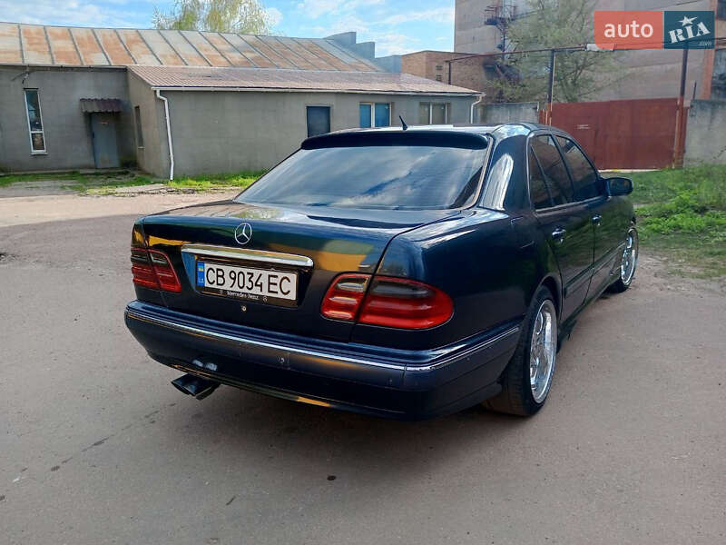 Седан Mercedes-Benz E-Class 2000 в Ніжині