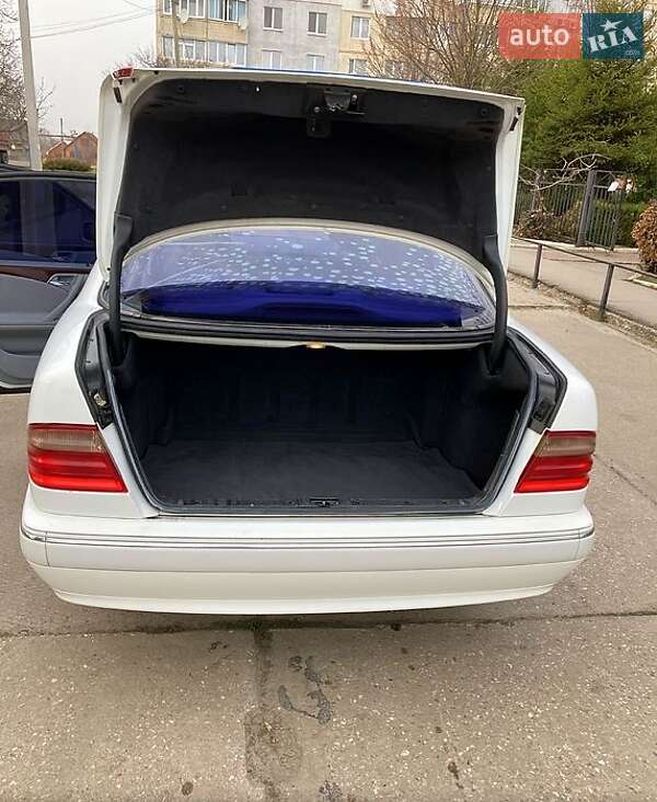 Седан Mercedes-Benz E-Class 2001 в Харкові