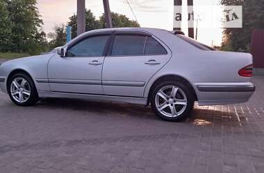 Седан Mercedes-Benz E-Class 2000 в 