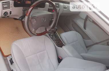 Седан Mercedes-Benz E-Class 2000 в 